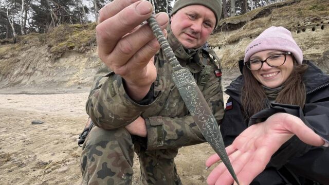 Polonya’da 2 bin 800 Yıllık Muhteşem Bir Hançer Bulundu